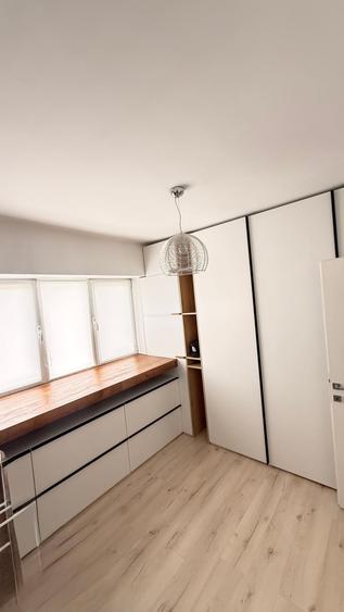 Apartament cu 3 camere semidecomandat în Ultracentral