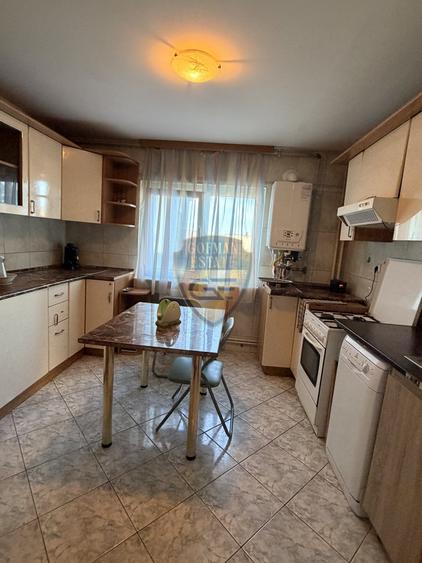 Apartament cu 3 camere decomandat, mobilat în Ultracentral