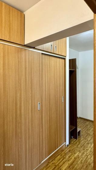 Apartament cu 3 camere decomandat, mobilat în Titan