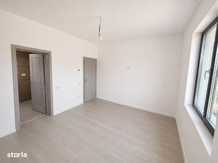 Casă cu 4 camere în Crevedia