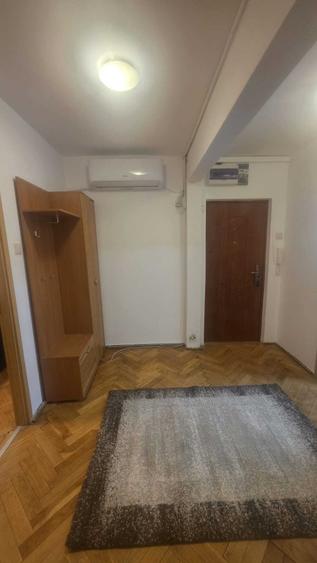 Apartament cu 3 camere decomandat în Spitalul Județean