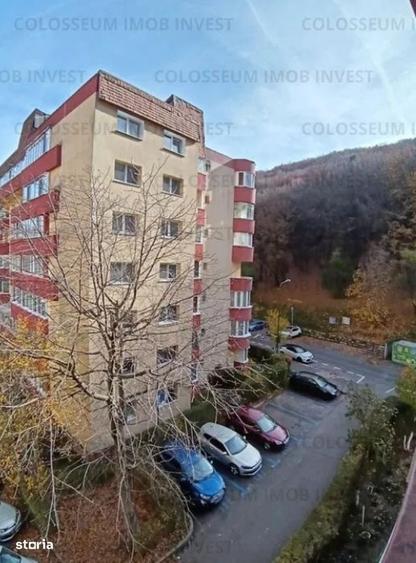 Apartament cu 3 camere decomandat în Răcădău