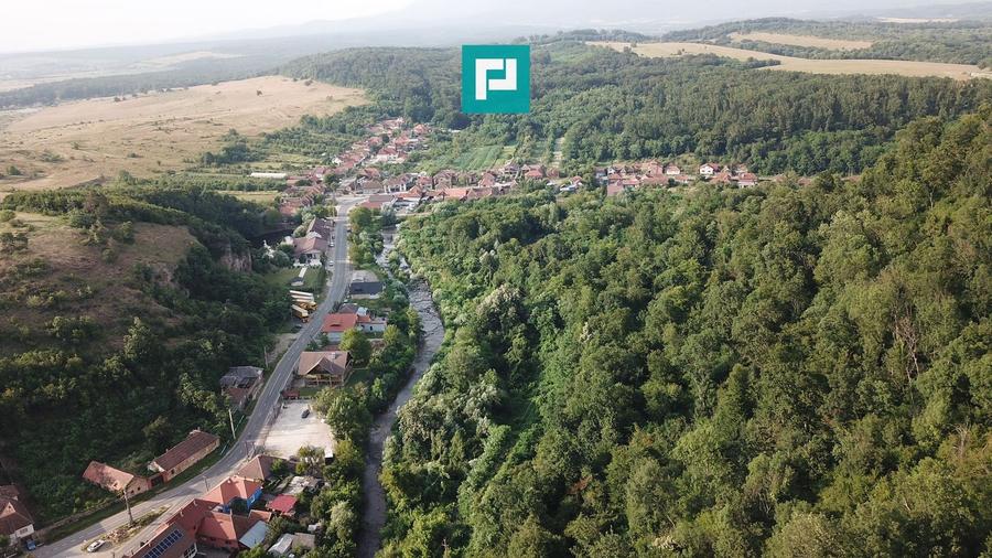 Teren Construcții intravilan de 13861 mp, în Est