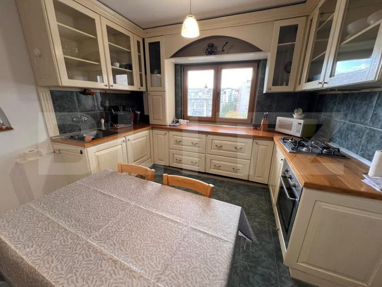 Apartament cu 3 camere semidecomandat, mobilat în Mănăștur