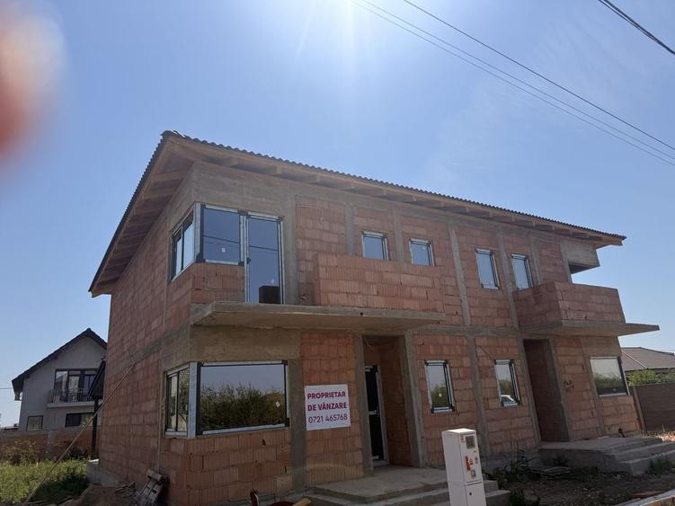 Casă cu 4 camere în Moșnița Nouă
