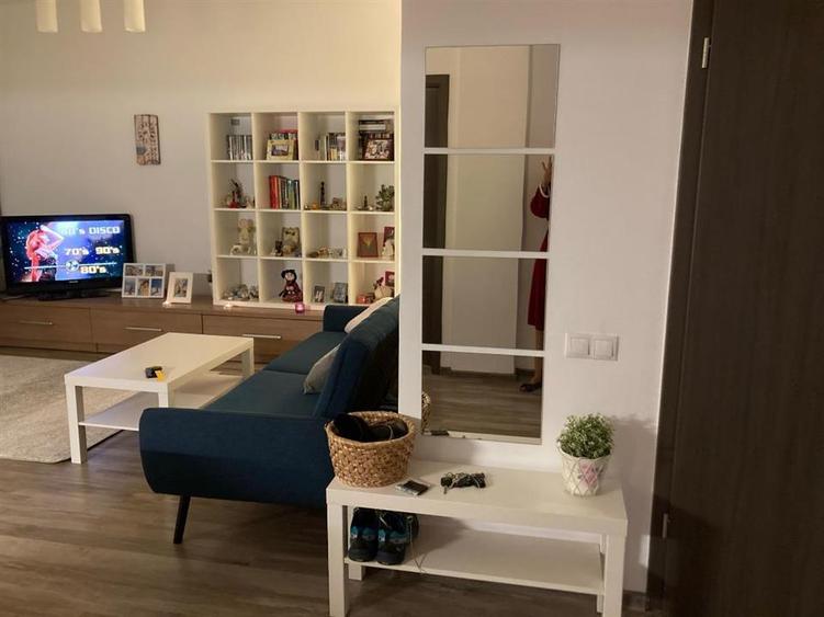 Apartament cu 2 camere semidecomandat, mobilat în Turnișor
