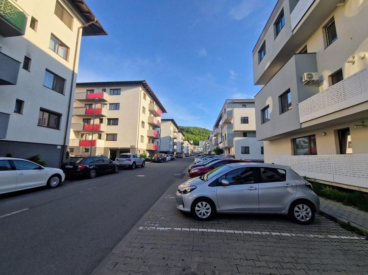 Apartament 3 camere, etaj 1, parcare subterana, boxa, 74 mp, Floresti - 2