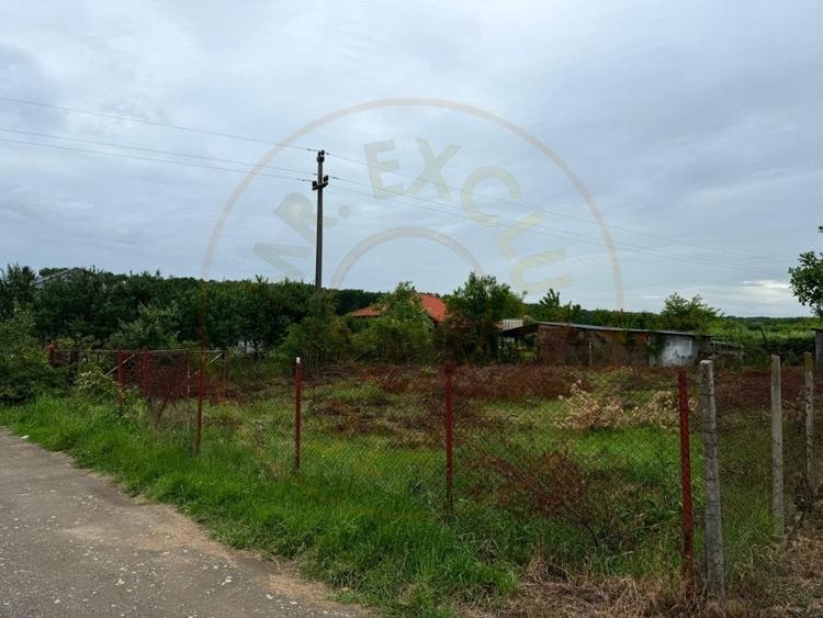 Teren Construcții intravilan de 500 mp, în Botiz