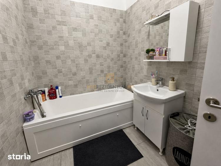 Apartament cu 3 camere decomandat în Metalurgiei