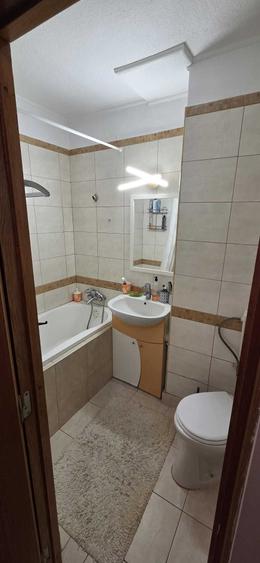 Apartament cu 2 camere decomandat în Titan