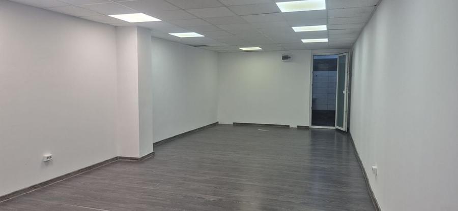 Spațiu comercial, de 45 mp, în Central