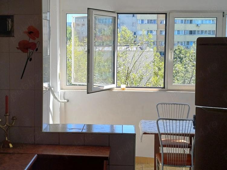 Apartament cu 3 camere decomandat în Pantelimon