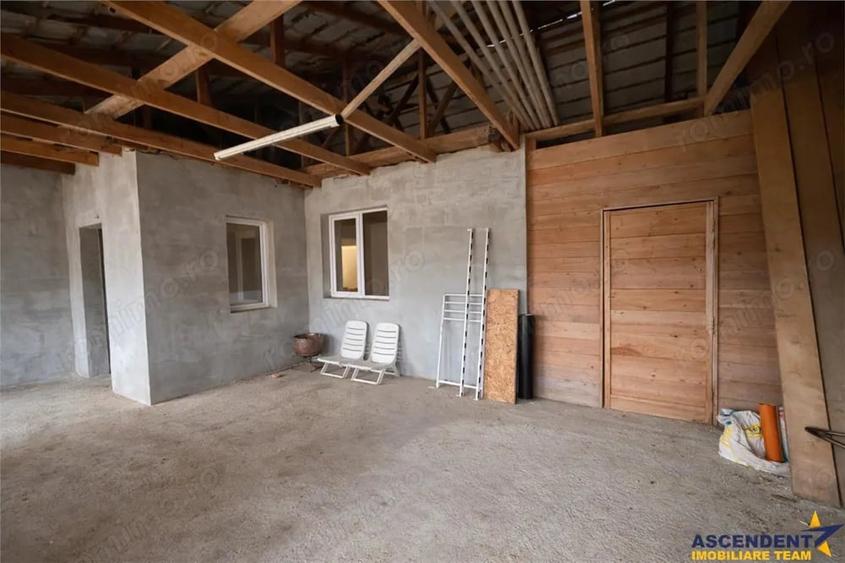 Casă cu Teren 2700 Mp în Sânmărghita
