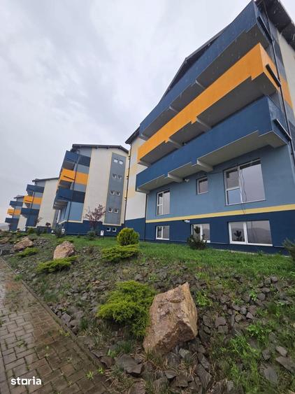 Apartament cu 2 camere decomandat în Podu Roș