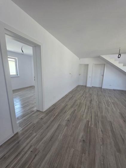 Casă cu 3 camere cu Teren 300 Mp în Central