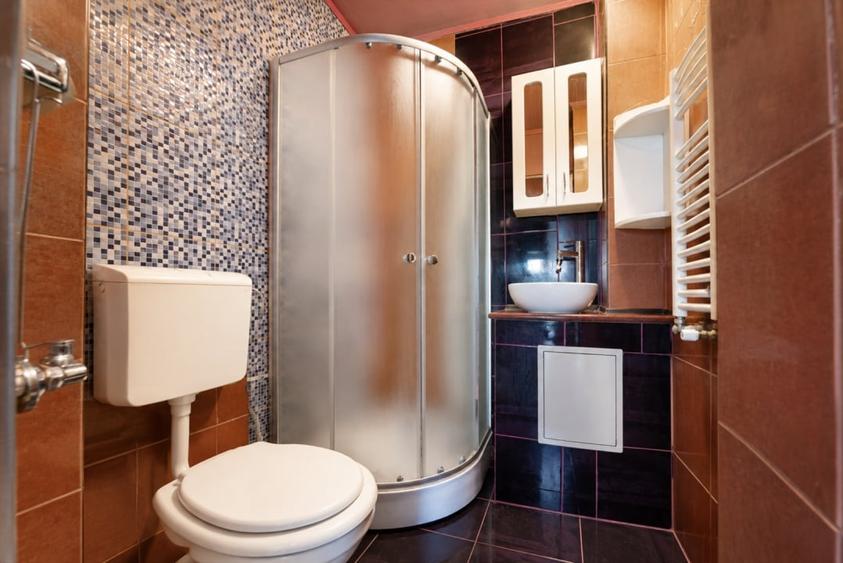 Apartament cu 4 camere decomandat, mobilat în Tineretului