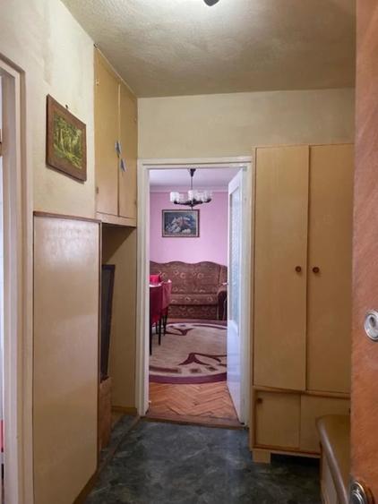 Vand apartament , 3 camere . semidecomandat , etaj 2 , Micro 3 - 10