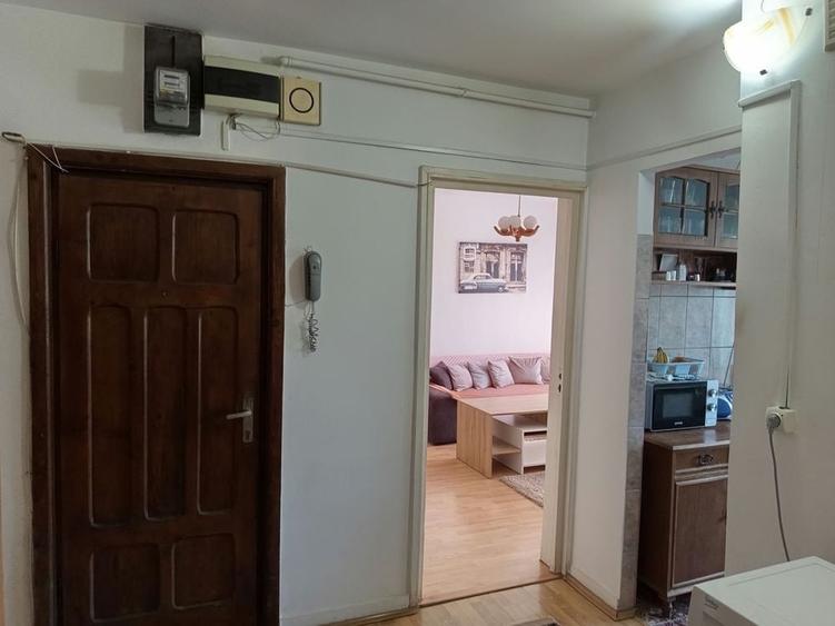 Apartament cu 3 camere decomandat în Tudor