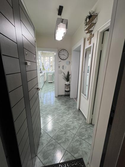 Apartament cu 2 camere circular, mobilat în Titan