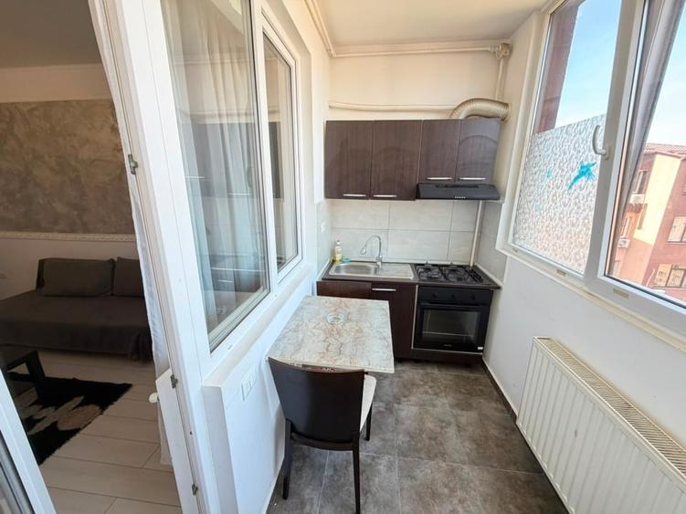 Apartament cu 2 camere decomandat, mobilat în Roșu