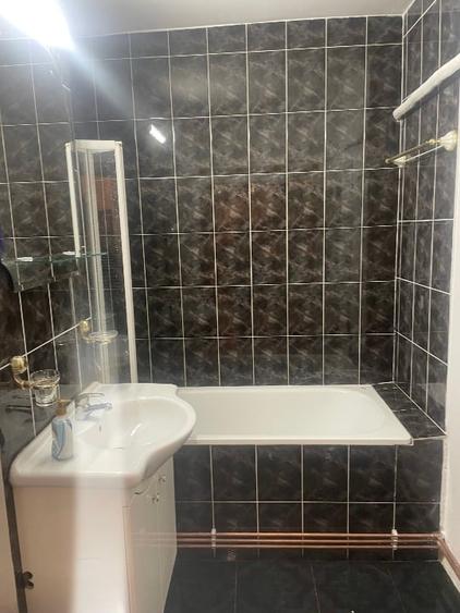 Apartament cu 3 camere decomandat, mobilat în Central