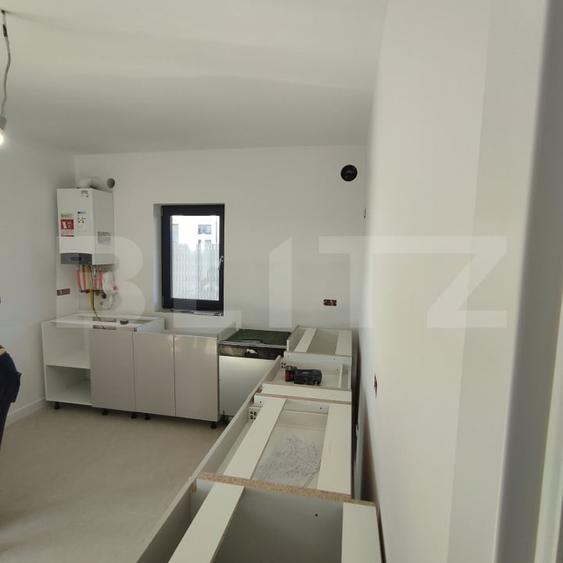 Casă individuală cu 4 camere cu Canalizare în Valea Adâncă
