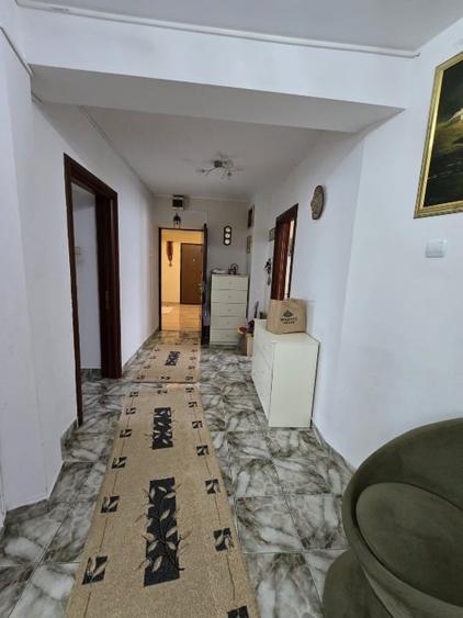 Apartament cu 3 camere decomandat, mobilat în Unirii