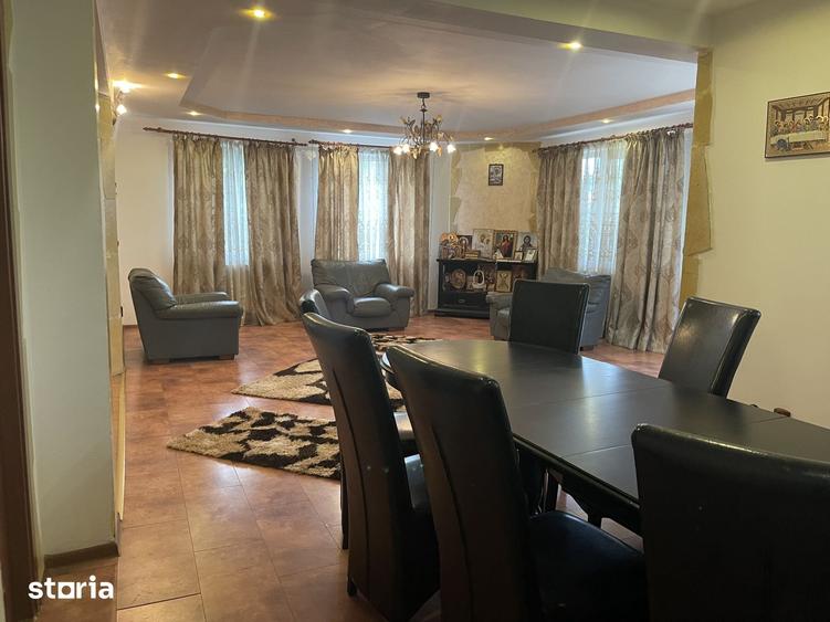 Casă cu 5 camere cu Teren 260 Mp în Gara Veche