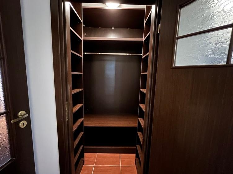 Apartament cu 3 camere semidecomandat, mobilat în Vatra Luminoasă