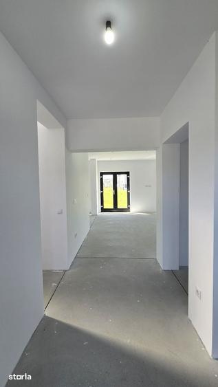 Casă cu 5 camere cu Teren 537 Mp în Central
