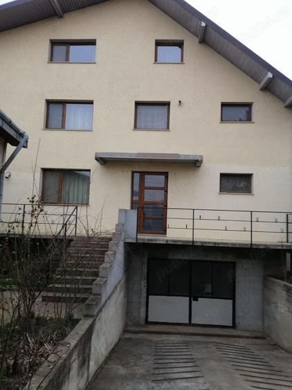 Casă cu 3 camere în Central