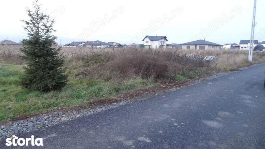 Teren de 1800 mp, în Recea