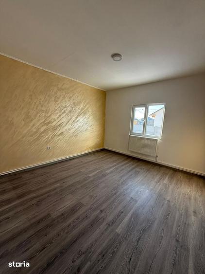 Casă cu 3 camere cu Teren 300 Mp în Lumina