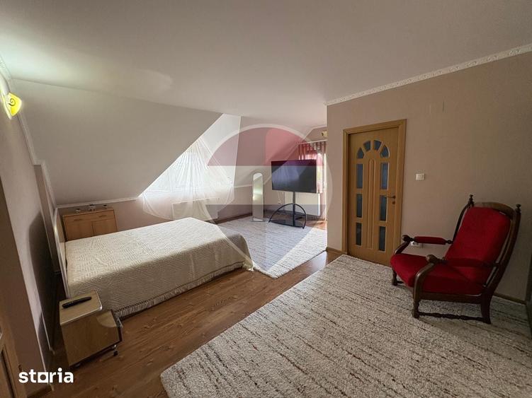 Casă cu 5 camere cu Teren 2687 Mp în Mădăras