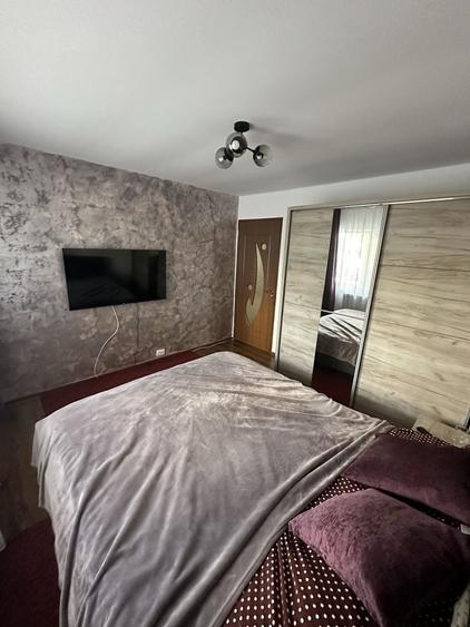 Apartament cu 3 camere decomandat în Iara