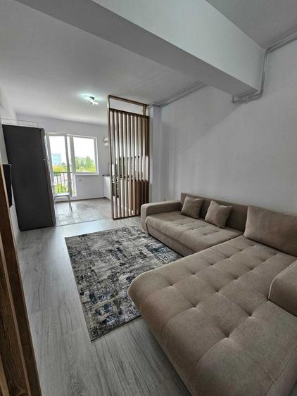 Apartament cu 2 camere semidecomandat în Berceni