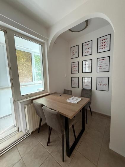 Apartament cu 3 camere decomandat, mobilat în Central