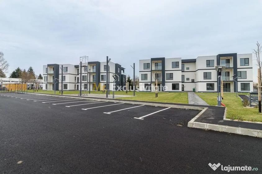 Apartament cu 3 camere semidecomandat în 1 Decembrie