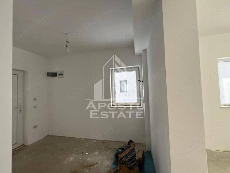 Casă cu 4 camere cu Teren 180 Mp în Giarmata
