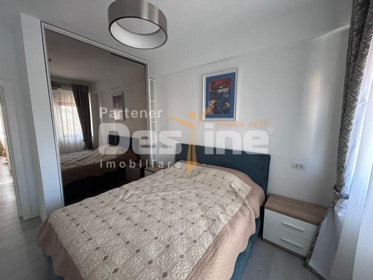 Apartament cu 3 camere, mobilat în Craiovița Nouă