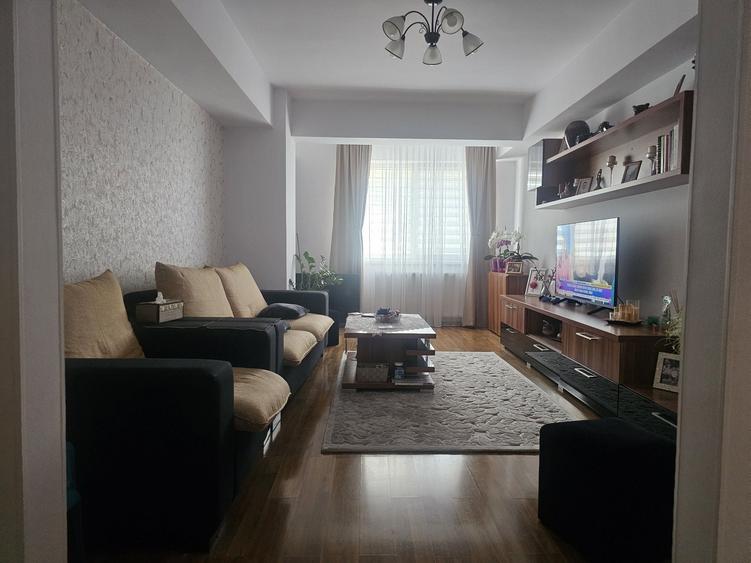 Apartament cu 2 camere decomandat în Șcheia