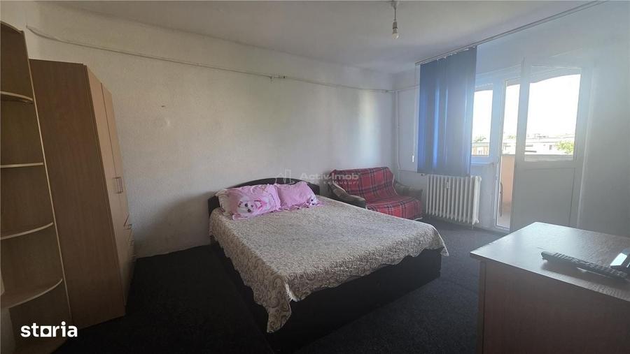 Garsonieră decomandată în Rovine