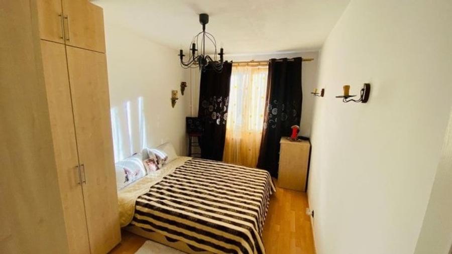 Apartament cu 2 camere decomandat, mobilat în Titan