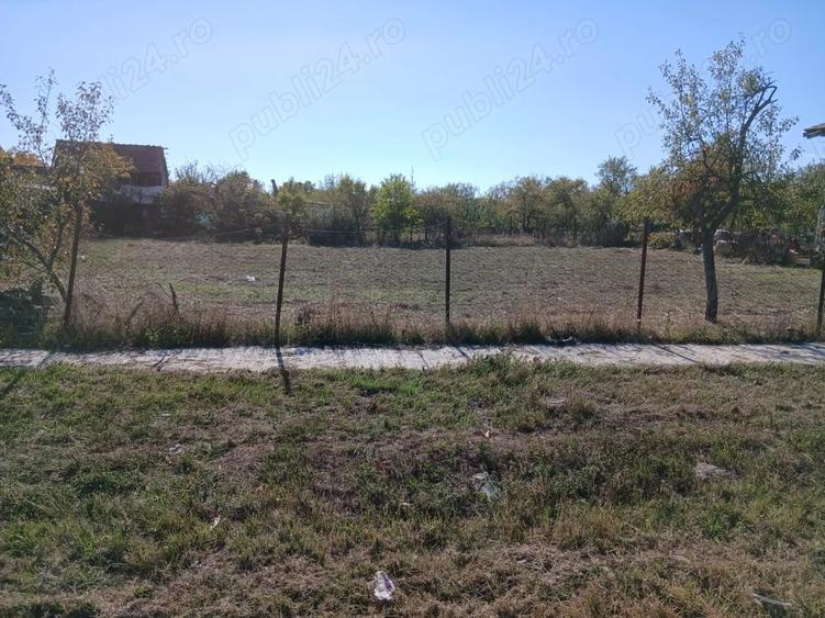 Teren de 600 mp, în Ianova