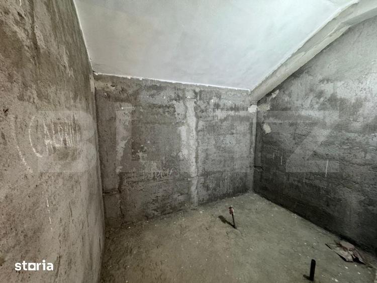 Casă cu 5 camere cu Teren 512 Mp în Malu Mare