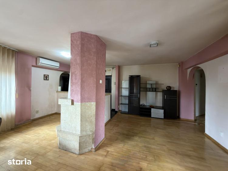Apartament cu 3 camere decomandat în Crișan