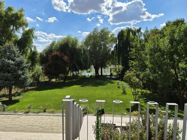 Casă individuală cu 4 camere cu Garaj în Petrăchioaia