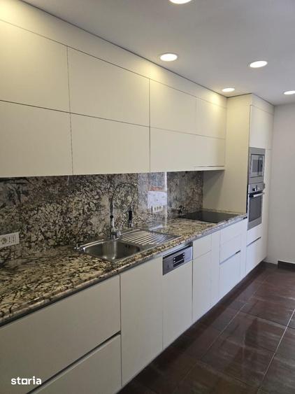 Apartament cu 4 camere în Cetate