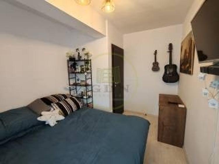 Penthouse cu 3 camere decomandat, mobilat în Turnișor