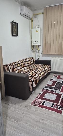 Garsonieră decomandată în Central
